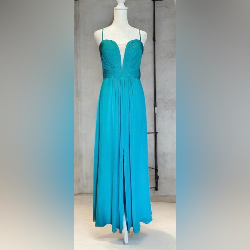 Aidan Mattox chiffon formal dress. Padded cups pleated bodice. 100% silk. Teal 8